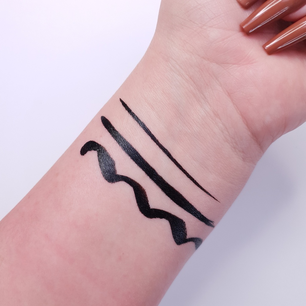 Revolution Relove Slick Flick Eyeliner Black