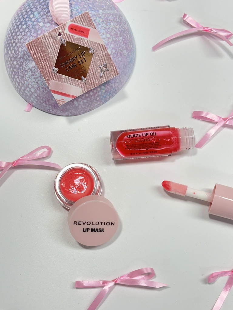 Revolution Cherry Lip Oil Gift Set
