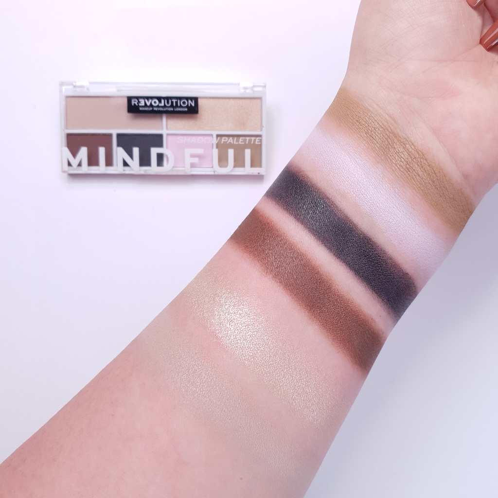 Revolution Relove Colour Play Love Mindful Palette