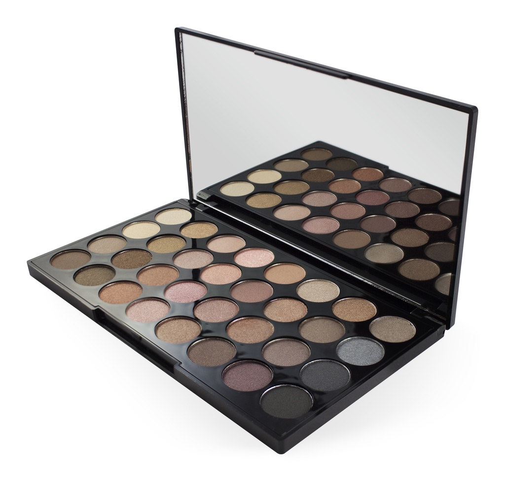 Makeup Revolution Ultra 32 shade   Eyeshadow Beyond Flawless