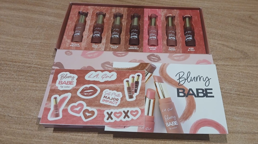 L.A Girl Blurry Babe PR Box (GWP)